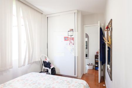 Casa à venda com 250m², 5 quartos e 2 vagas Casa à venda com 250m², 5 quartos e 2 vagasquarto 1