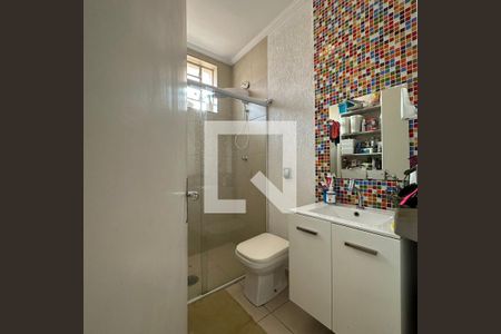 Casa à venda com 150m², 4 quartos e 2 vagasBanheiro