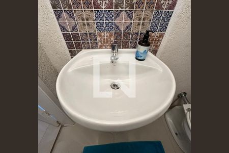 Casa à venda com 150m², 4 quartos e 2 vagasLavabo