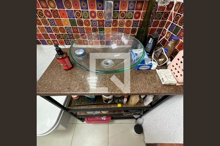 Casa à venda com 150m², 4 quartos e 2 vagasBanheiro da Suíte