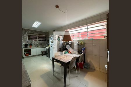 Casa à venda com 150m², 4 quartos e 2 vagasCozinha