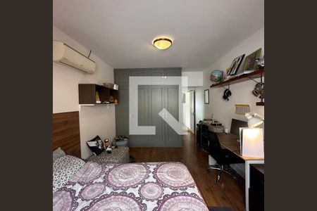 Casa à venda com 150m², 4 quartos e 2 vagasSuíte