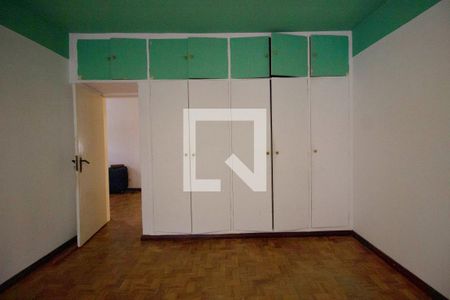 Casa à venda com 220m², 3 quartos e 4 vagas Casa à venda com 220m², 3 quartos e 4 vagasSuíte