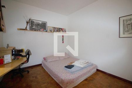 Casa à venda com 220m², 3 quartos e 4 vagas Casa à venda com 220m², 3 quartos e 4 vagasQuarto 2