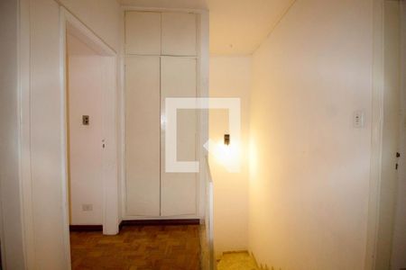 Casa à venda com 220m², 3 quartos e 4 vagas Casa à venda com 220m², 3 quartos e 4 vagasCorredor