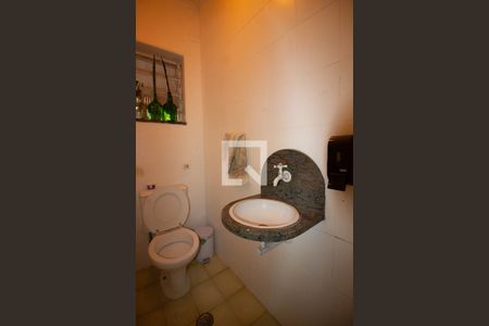 Casa à venda com 220m², 3 quartos e 4 vagas Casa à venda com 220m², 3 quartos e 4 vagasLavabo