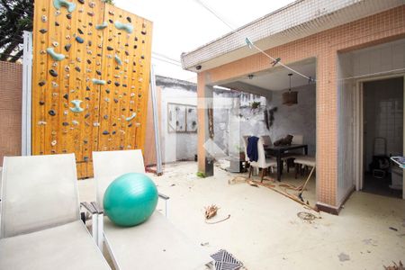 Casa à venda com 220m², 3 quartos e 4 vagas Casa à venda com 220m², 3 quartos e 4 vagasQuintal