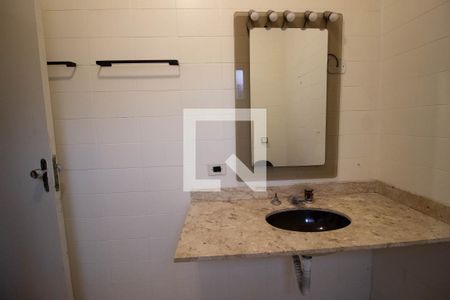 Casa à venda com 220m², 3 quartos e 4 vagas Casa à venda com 220m², 3 quartos e 4 vagasBanheiro