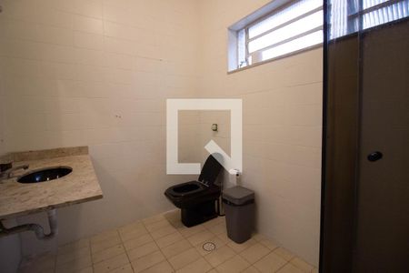 Casa à venda com 220m², 3 quartos e 4 vagas Casa à venda com 220m², 3 quartos e 4 vagasBanheiro