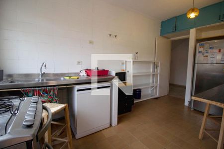 Casa à venda com 220m², 3 quartos e 4 vagas Casa à venda com 220m², 3 quartos e 4 vagasCozinha