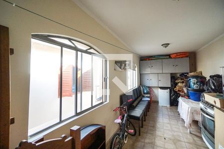 Casa à venda com 226m², 3 quartos e 2 vagas Casa à venda com 226m², 3 quartos e 2 vagasQuarto de serviço