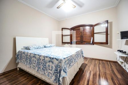 Casa à venda com 226m², 3 quartos e 2 vagas Casa à venda com 226m², 3 quartos e 2 vagasSuíte