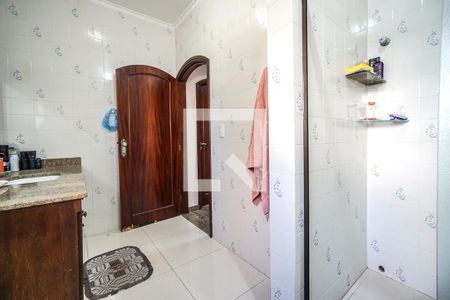 Casa à venda com 226m², 3 quartos e 2 vagas Casa à venda com 226m², 3 quartos e 2 vagasBanheiro social