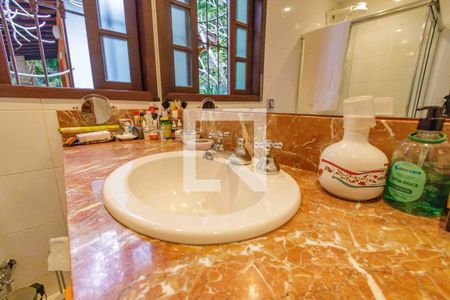 Casa de condomínio à venda com 550m², 4 quartos e 2 vagasBanheiro da Suíte