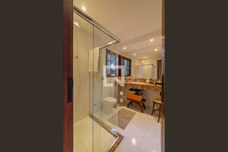 Casa de condomínio à venda com 550m², 4 quartos e 2 vagasBanheiro da Suíte