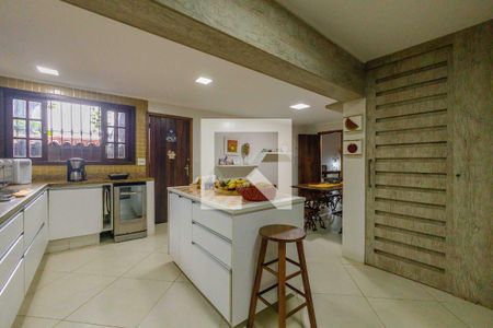 Casa de condomínio à venda com 550m², 4 quartos e 2 vagasCozinha