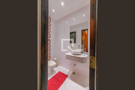 Casa de condomínio à venda com 550m², 4 quartos e 2 vagasLavabo