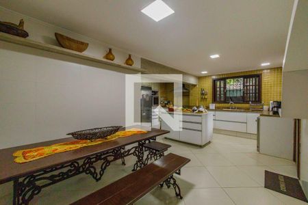 Casa de condomínio à venda com 550m², 4 quartos e 2 vagasCozinha