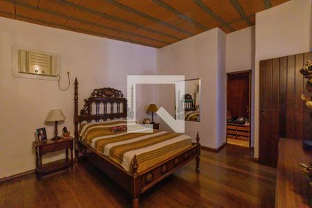 Casa de condomínio à venda com 550m², 4 quartos e 2 vagasSuíte