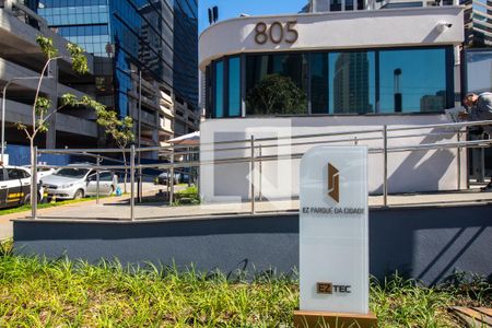 Apartamento à venda com 227m², 4 quartos e 4 vagasFachada e portaria