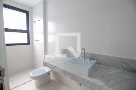 Apartamento à venda com 227m², 4 quartos e 4 vagasBanheiro da Suíte 3