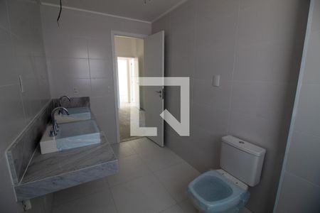 Apartamento à venda com 227m², 4 quartos e 4 vagasBanheiro da Suíte 4