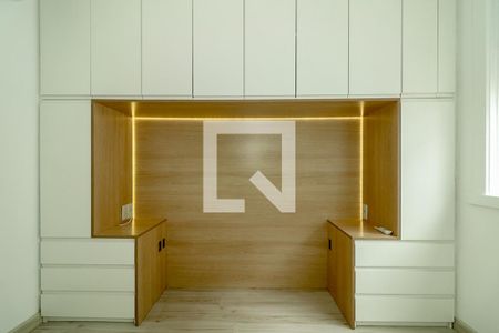 Quarto de apartamento para alugar com 1 quarto, 42m² em Passo da Areia, Porto Alegre