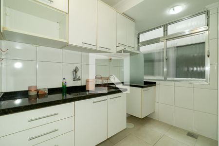 Cozinha e Área de Serviço de apartamento para alugar com 1 quarto, 42m² em Passo da Areia, Porto Alegre