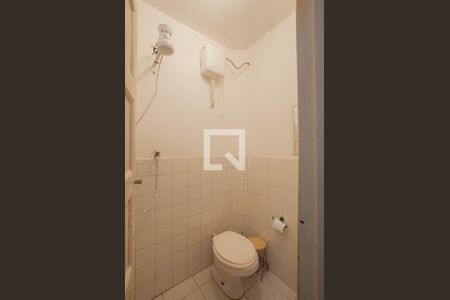 Casa à venda com 187m², 4 quartos e 2 vagas Casa à venda com 187m², 4 quartos e 2 vagasBanheiro de serviço