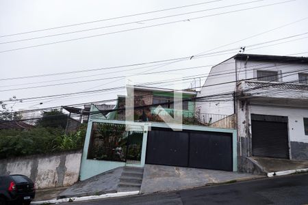 Casa para alugar com 199m², 4 quartos e 2 vagas Casa para alugar com 199m², 4 quartos e 2 vagasFachada