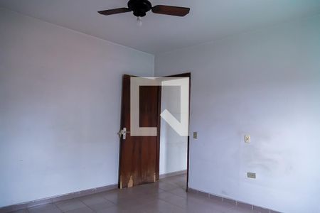 Casa para alugar com 199m², 4 quartos e 2 vagas Casa para alugar com 199m², 4 quartos e 2 vagasQuarto da Edícula