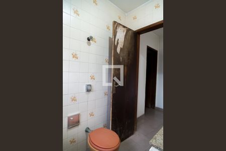 Casa para alugar com 199m², 4 quartos e 2 vagas Casa para alugar com 199m², 4 quartos e 2 vagasBanheiro da Edícula