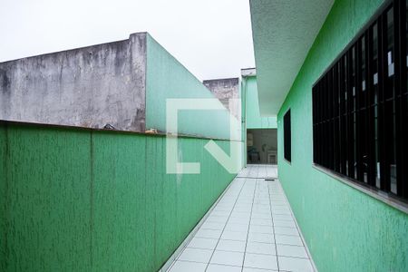 Casa para alugar com 199m², 4 quartos e 2 vagas Casa para alugar com 199m², 4 quartos e 2 vagasCorredor externo