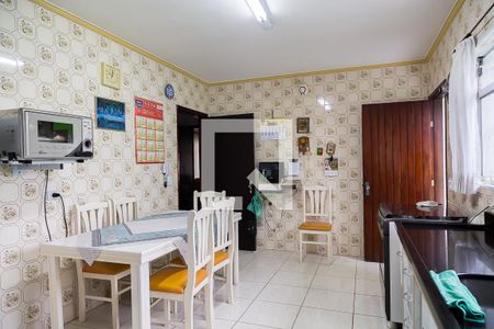 Casa para alugar com 199m², 4 quartos e 2 vagas Casa para alugar com 199m², 4 quartos e 2 vagasCozinha