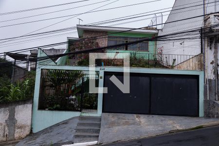 Casa para alugar com 199m², 4 quartos e 2 vagas Casa para alugar com 199m², 4 quartos e 2 vagasFachada