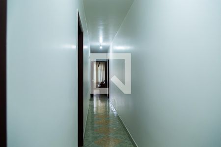 Casa para alugar com 199m², 4 quartos e 2 vagas Casa para alugar com 199m², 4 quartos e 2 vagasCorredor