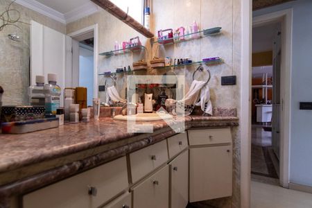 Apartamento à venda com 135m², 3 quartos e 1 vagaBanheiro Suite