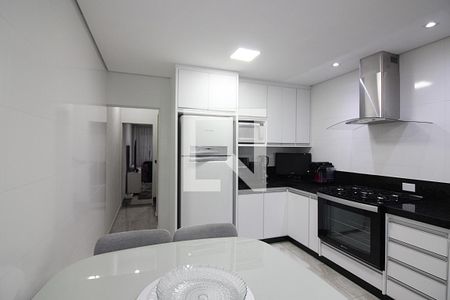 Casa à venda com 215m², 3 quartos e 2 vagasCozinha