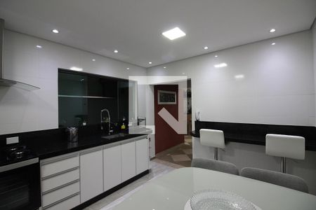 Casa à venda com 215m², 3 quartos e 2 vagasCozinha