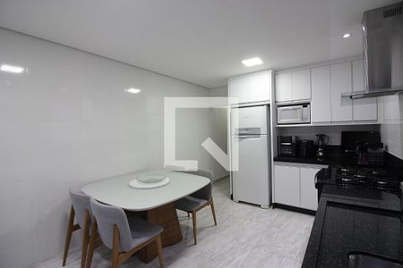 Casa à venda com 215m², 3 quartos e 2 vagasCozinha