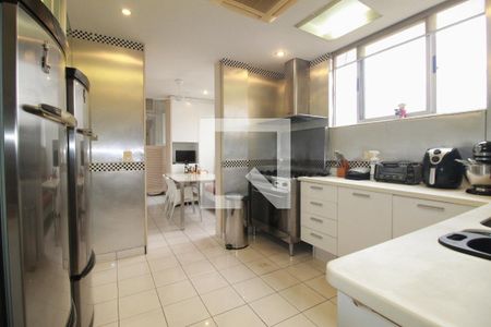 Apartamento à venda com 235m², 4 quartos e 1 vagaCozinha