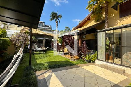 Casa de condomínio à venda com 600m², 5 quartos e 7 vagasVaranda