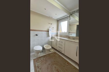 Casa de condomínio à venda com 600m², 5 quartos e 7 vagasBanheiro da Suíte 4