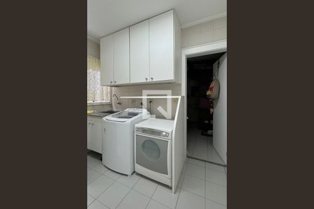 Casa de condomínio à venda com 600m², 5 quartos e 7 vagasÁrea de Serviço