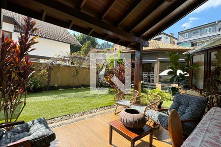 Casa de condomínio à venda com 600m², 5 quartos e 7 vagasVaranda