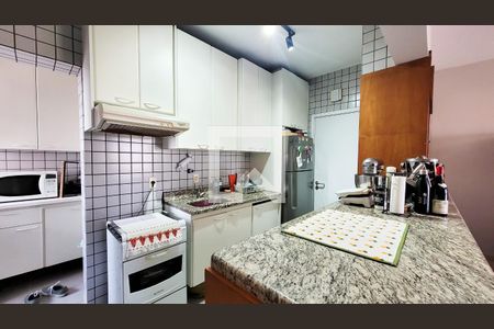 Apartamento à venda com 120m², 2 quartos e 1 vaga Apartamento à venda com 120m², 2 quartos e 1 vagaCozinha