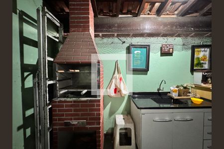 Casa à venda com 150m², 3 quartos e 2 vagas Casa à venda com 150m², 3 quartos e 2 vagasChurrasqueira