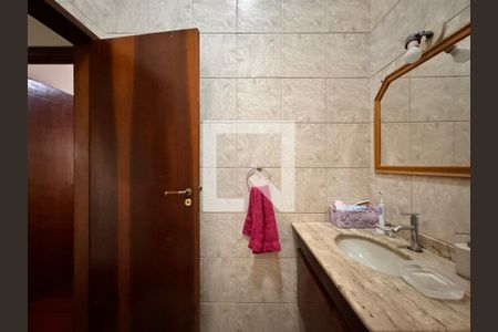 Casa à venda com 150m², 3 quartos e 2 vagas Casa à venda com 150m², 3 quartos e 2 vagasBanheiro