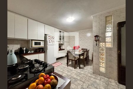 Casa à venda com 150m², 3 quartos e 2 vagas Casa à venda com 150m², 3 quartos e 2 vagasCozinha