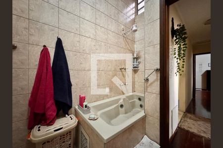 Casa à venda com 150m², 3 quartos e 2 vagas Casa à venda com 150m², 3 quartos e 2 vagasBanheiro